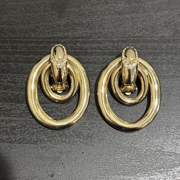 Vintage JOAN COLLINS Door Knockers Rhinestones Gold Tone Hoop Clip On Earrings - Picture 1 of 8